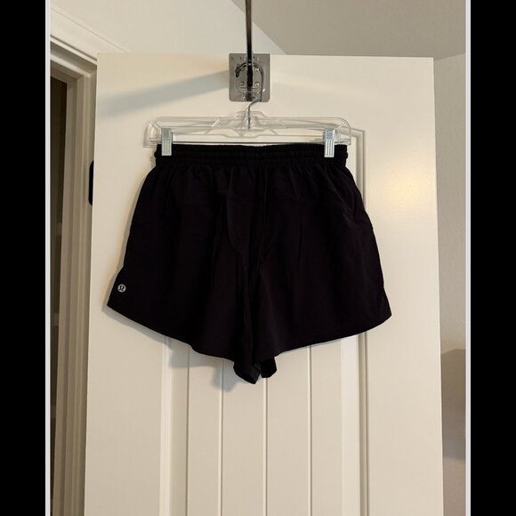 Lululemon Court Rival High-Rise Short 3" in Black/White | Size 6 - Picture 7 of 8